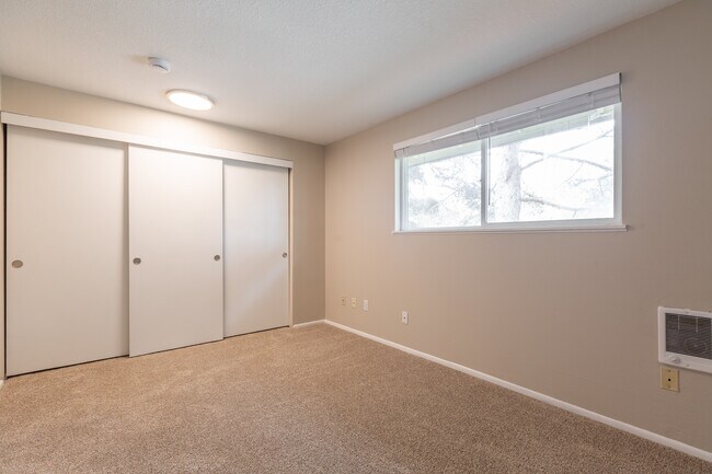 Building Photo - 12387 SW Walnut St