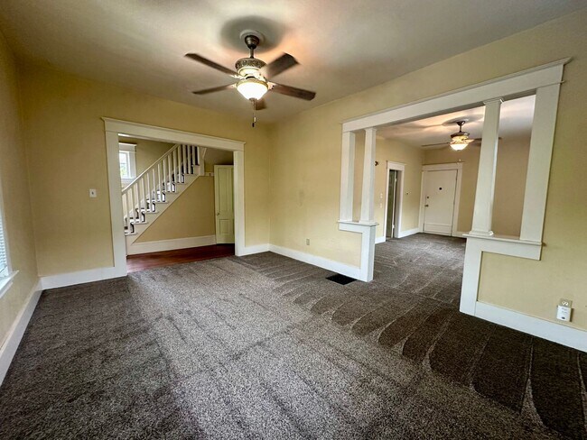 Building Photo - Charming 3 Bedroom Portland Home!