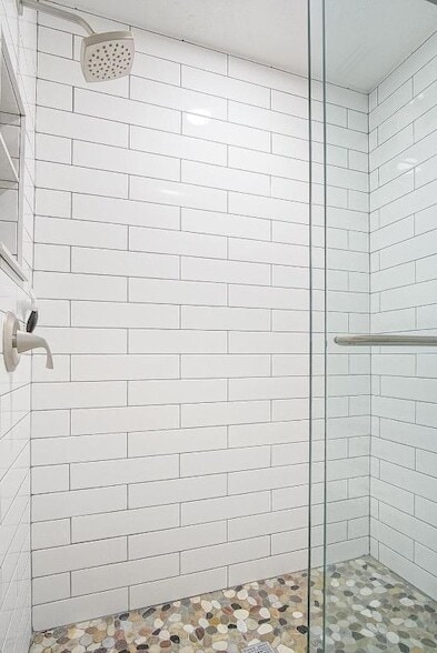 Building Photo - 1232 SW Knollwood Dr