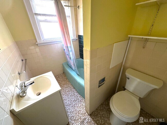 Building Photo - 151 N Broadway