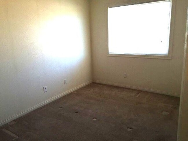 Building Photo - 1620 Winchester Dr