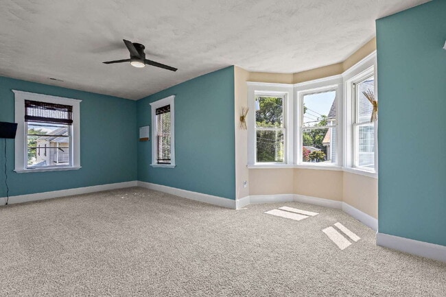 Building Photo - Amazing home in Phoebus