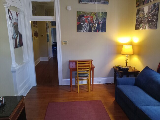 Building Photo - 1010 Louisa St