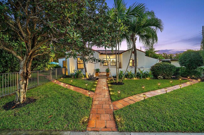 Building Photo - 400 33rd St