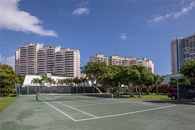 Building Photo - 258 Seaview Dr