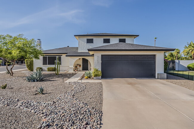 Primary Photo - 2163 S Las Flores