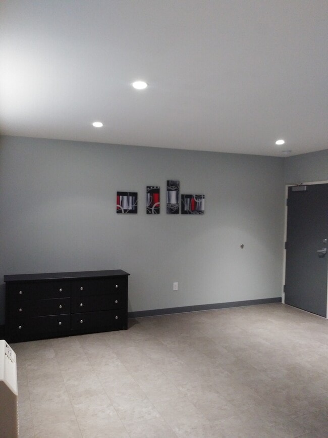 Building Photo - @ 223