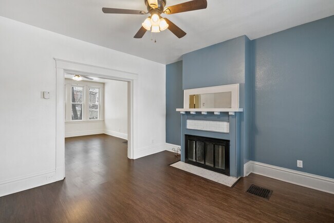 Building Photo - 439 Kingsboro St