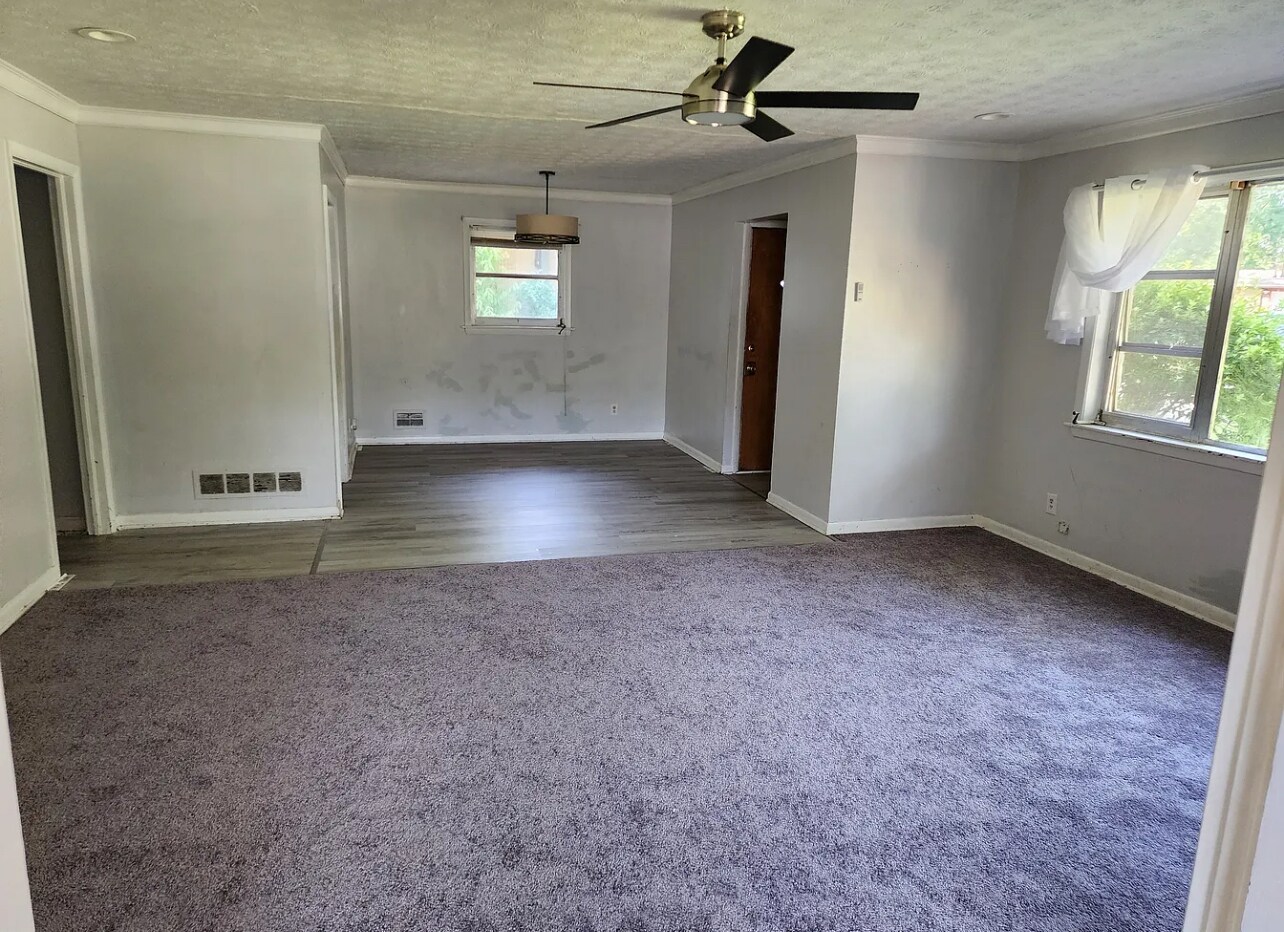 Building Photo - 2695 Davidson Dr