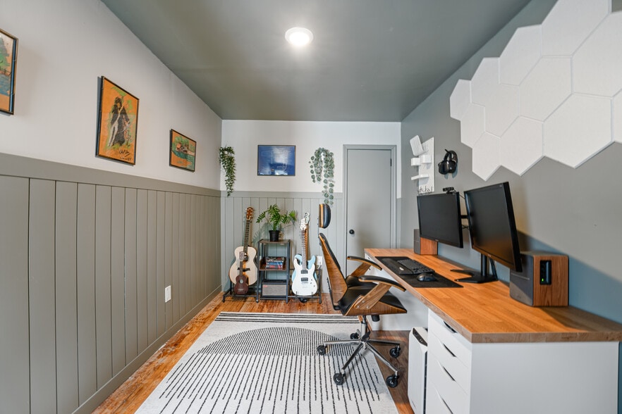 Bedroom 2 - 411 W Cuthbert Blvd