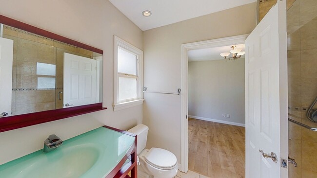 Building Photo - *** Gorgeous 4 bed 3 bath Single Family Ho...