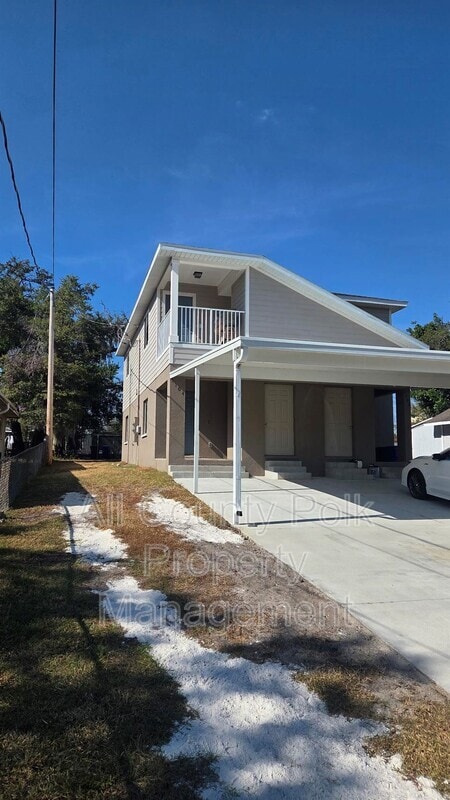 Building Photo - 1104 N Vermont Ave