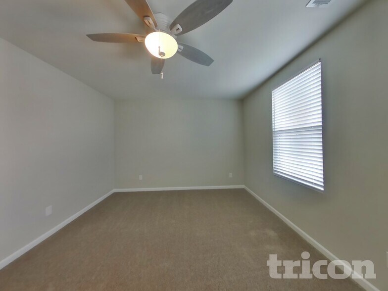 Building Photo - 2512 Solomon Ln