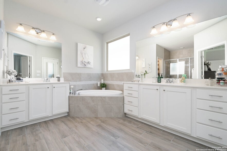 Building Photo - 446 Scenic Lullaby