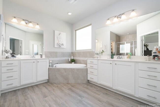 Building Photo - 446 Scenic Lullaby