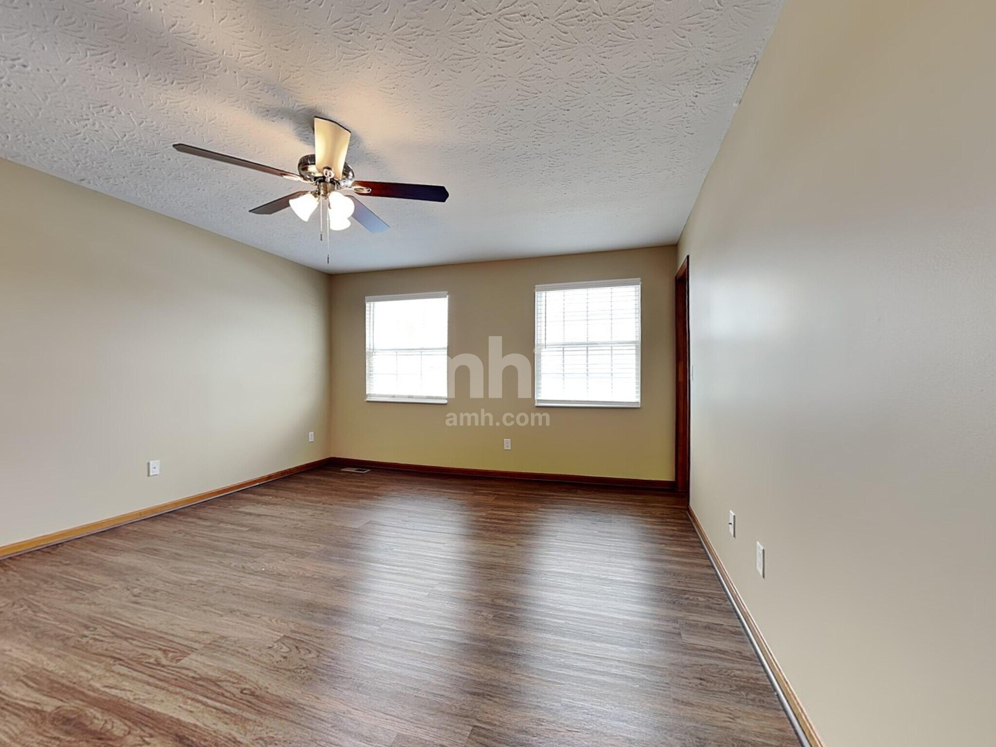 Building Photo - 6040 Glennshire Ct