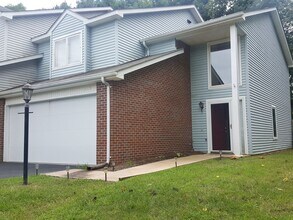 Building Photo - 113 Silverleaf Ln