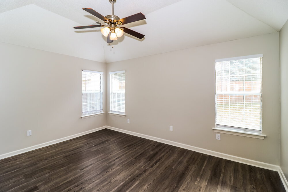 Building Photo - 7001 Bellevue Trce