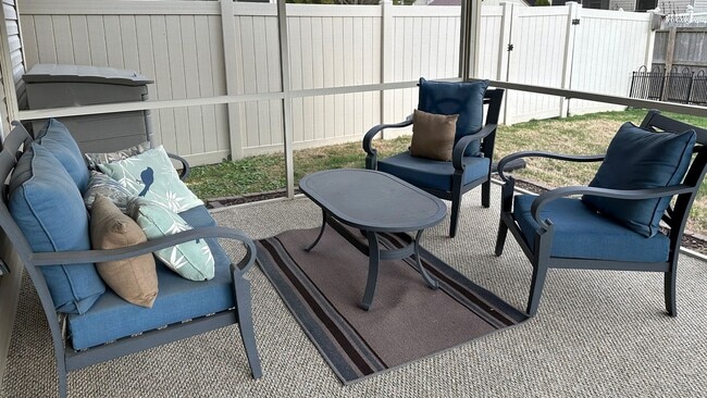 Building Photo - Large Townhouse in Stonewall Farms in Hixson