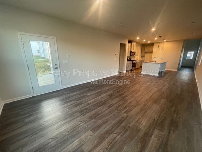 Building Photo - 810 Manitou Cir