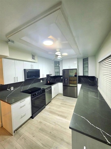 Building Photo - 4020 W Palm Aire Dr