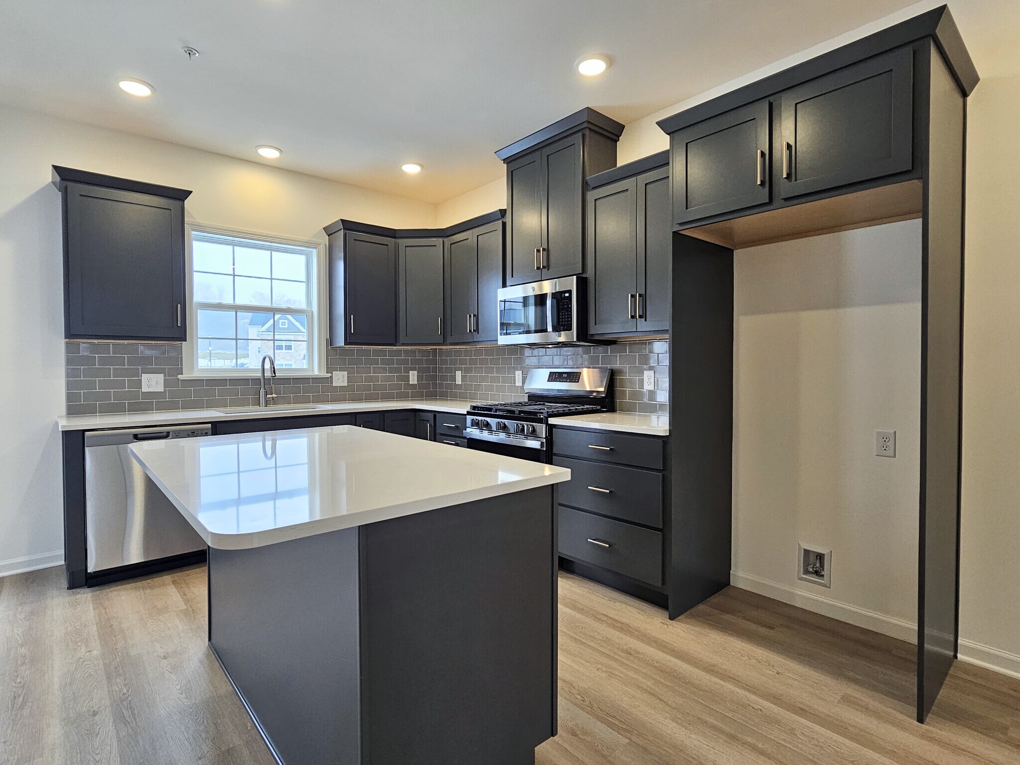 Building Photo - 2457 Spring Water Cir