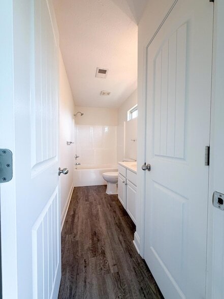 Building Photo - 1240 Orchard Dr