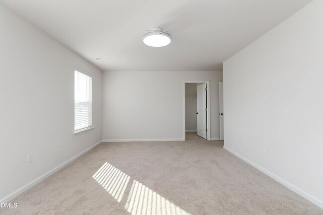 Building Photo - 258 Palm Dr