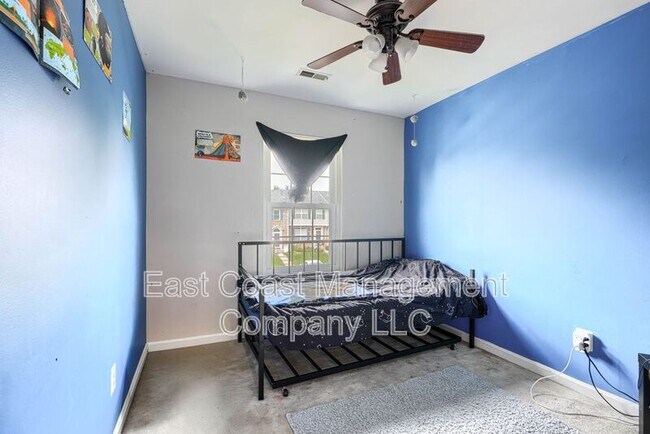 Building Photo - 403 Deer Hill Cir
