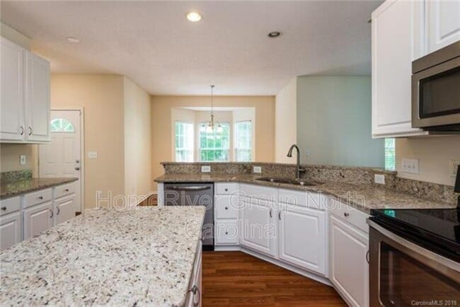 Building Photo - 9706 Ashburton Dr
