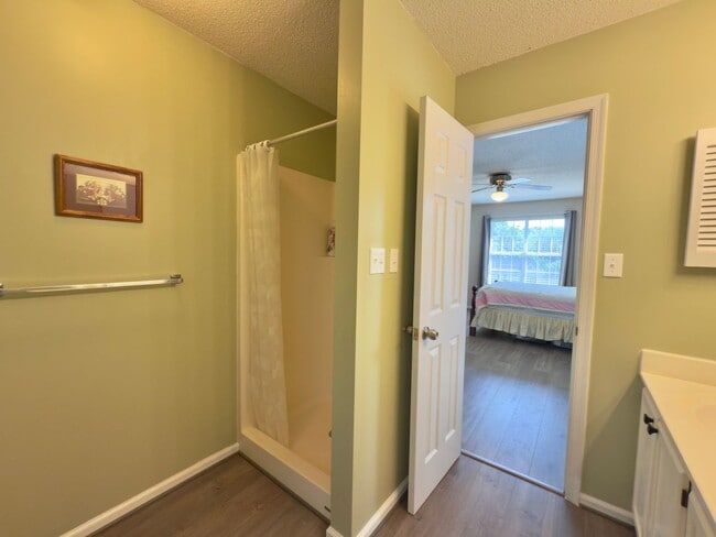Building Photo - 4585 Village Park Dr E