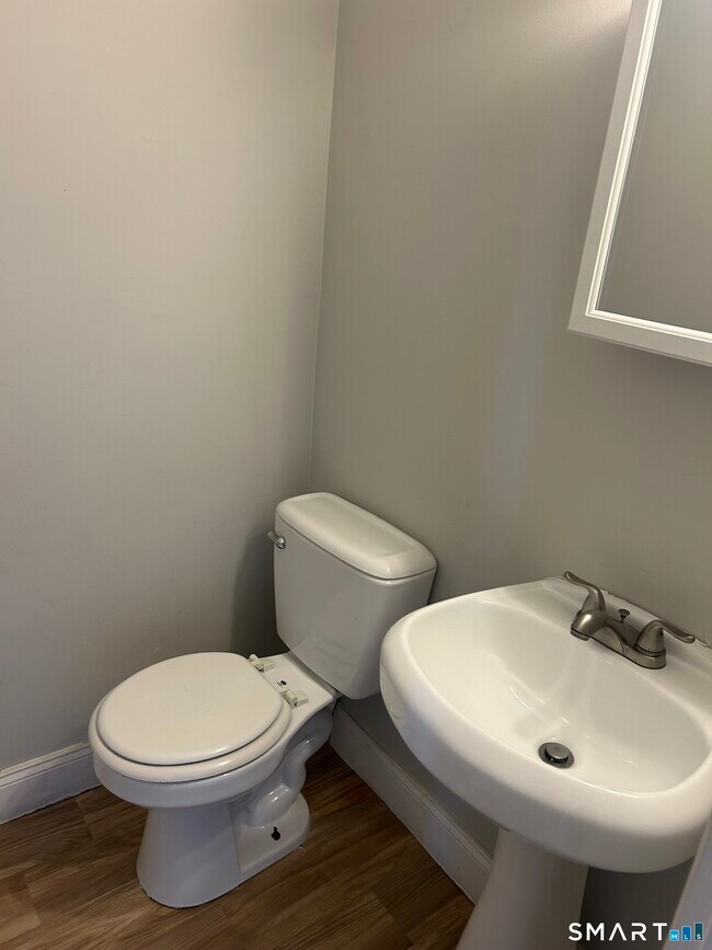 Building Photo - 69 Graham Ridge Rd