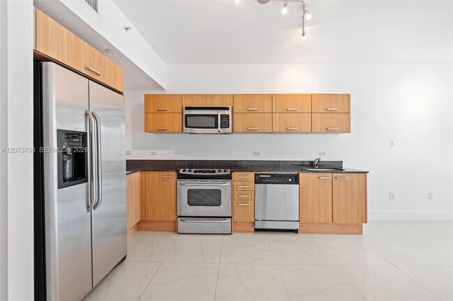 Building Photo - 350 S Miami Ave