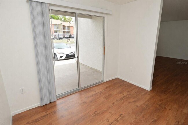 Building Photo - 8425 Cerro Cir