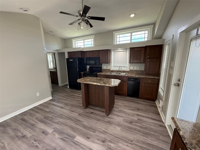 Building Photo - 3127 Maverick Lp