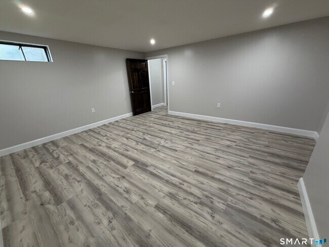 Building Photo - 56 Janet Cir