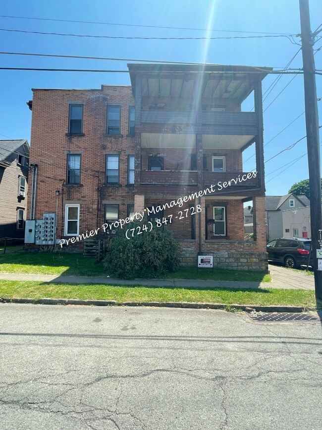 Primary Photo - 331 W North St