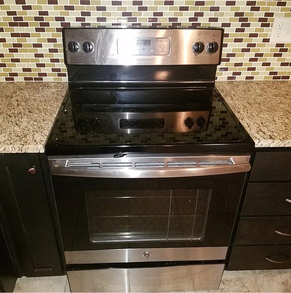 Building Photo - 2176 SW Timbertrace Ln