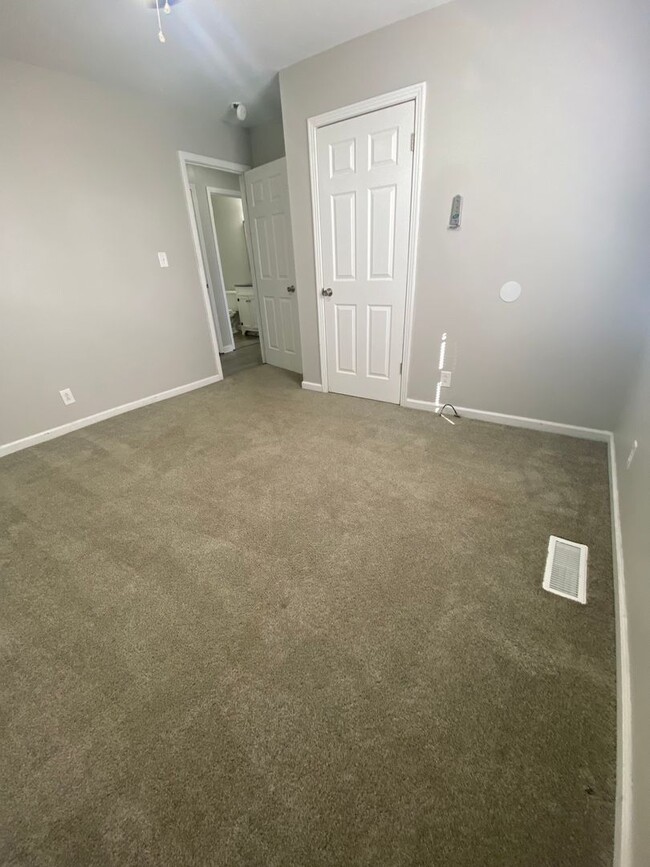 Building Photo - Single Family Home