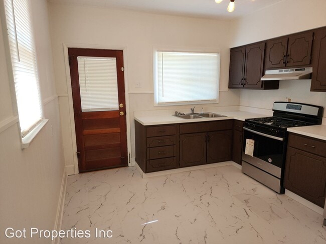 Building Photo - 2 br, 1 bath House - 3369 Oxford Blvd