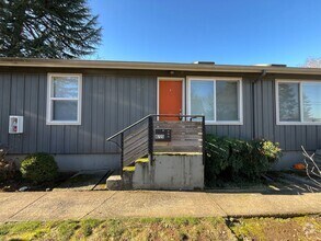 Building Photo - Modern and Affordable in Cully