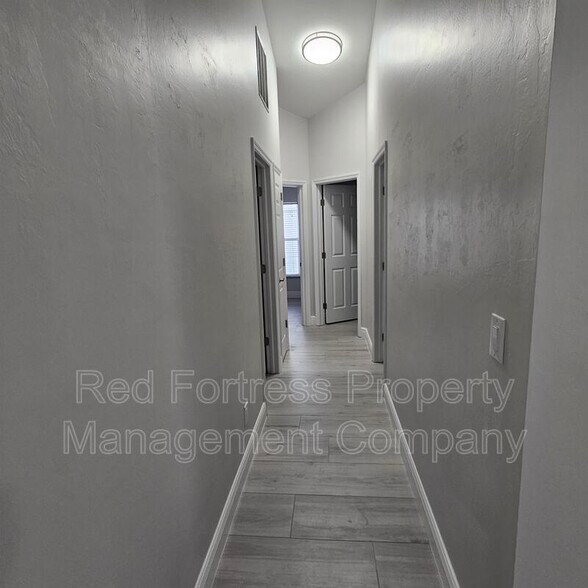 Building Photo - 15570 Beach Pebble Way