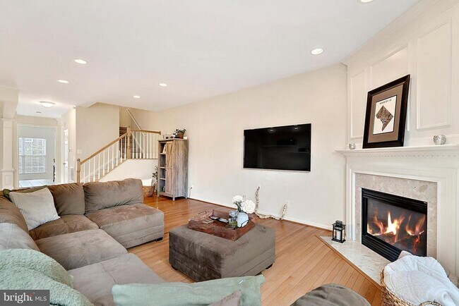 Building Photo - 4035 Timber Oak Trl