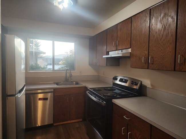 Building Photo - 903 Filbert Ct