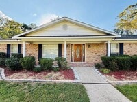 Building Photo - 814 Pinemont Dr