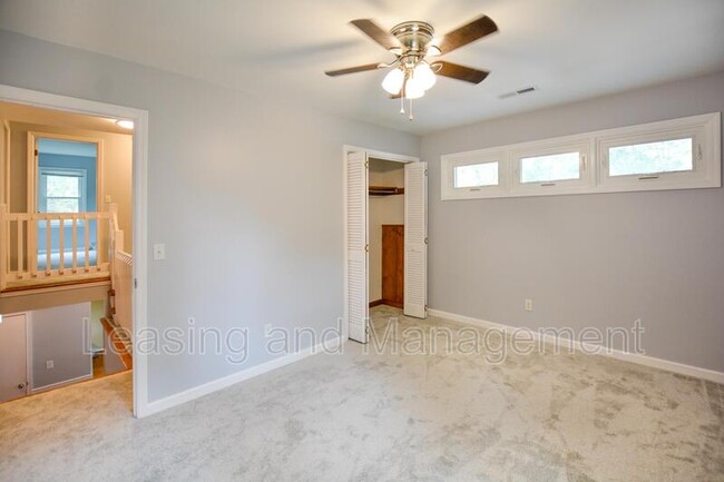 Building Photo - 2156 Forest Lakes Blvd
