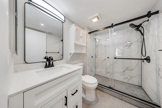 Building Photo - 8977 Wiles Rd