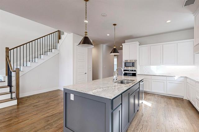 Building Photo - 691 Meandering Ln