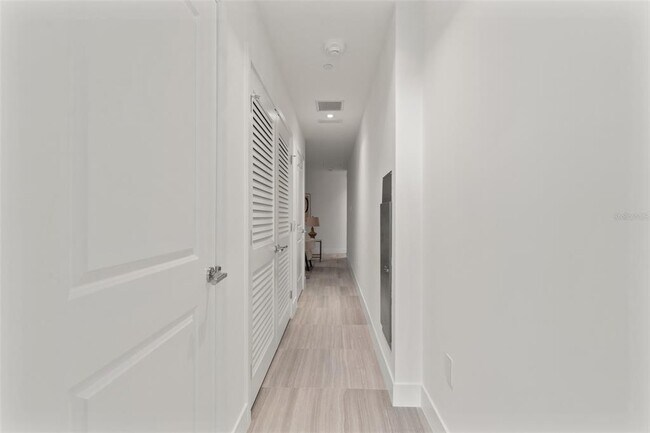 Building Photo - 3015 S Ysabella Ave