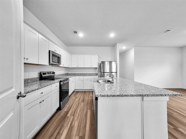 Building Photo - 28414 Selsdon Ct